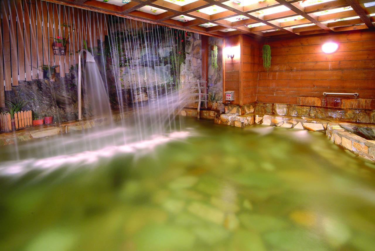 Hejia Hot Spring Hotel Ренай Екстериор снимка